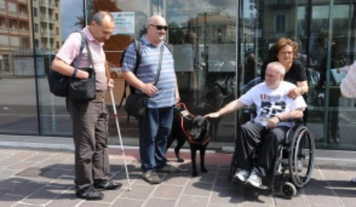 &laquo;Quei bus fermi ad agosto ci "fermano" la vita&raquo;