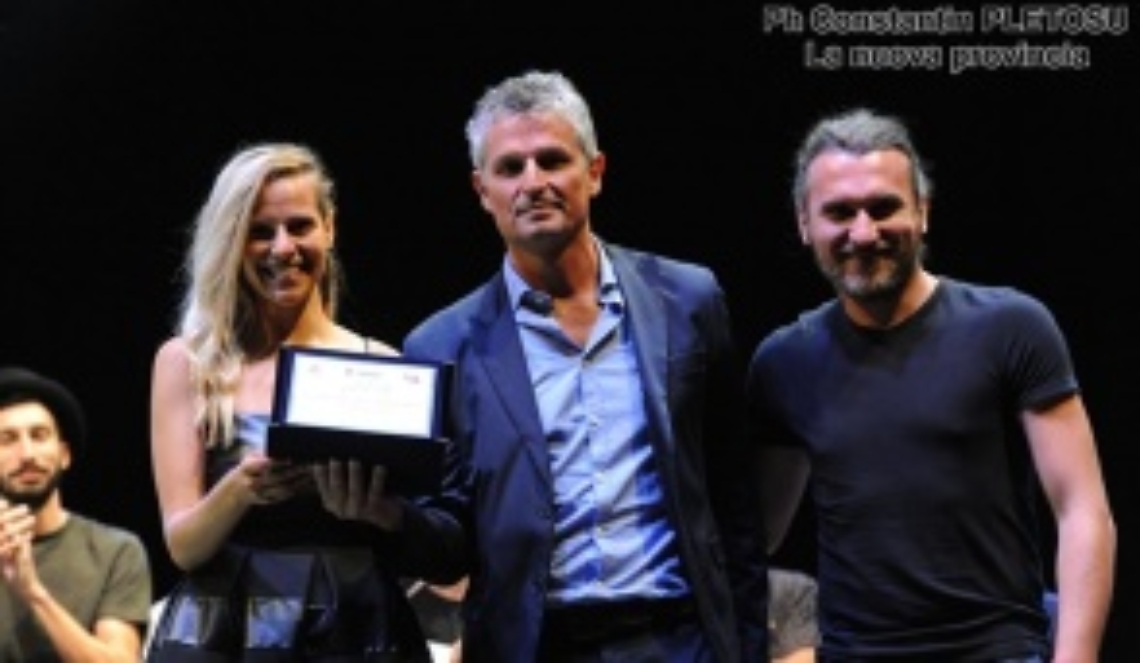 Sul palco di Astimusica Elisabetta Gagliardi vince la 1^ edizione del "Premio d'autore Citt&agrave; di Asti"