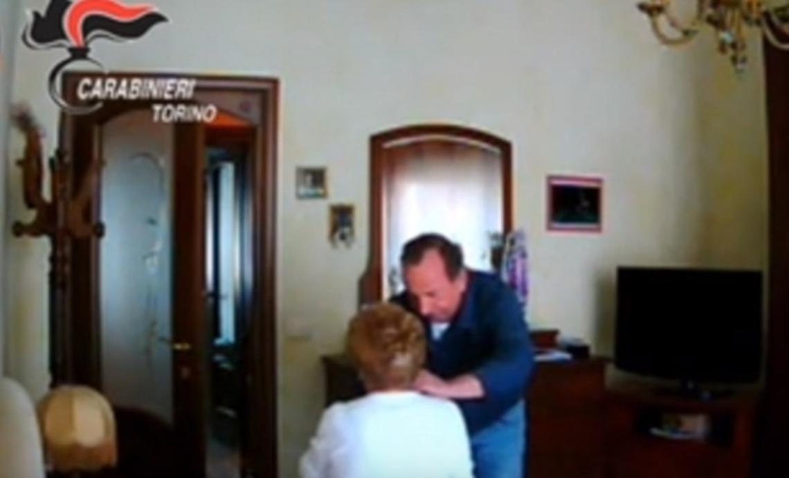 Truffatore incastrato dalle telecamere