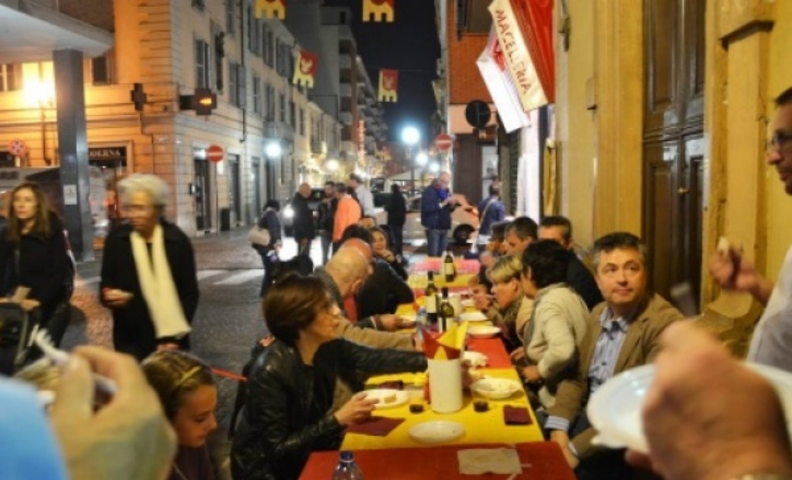 Con Wine Street Tasting si brinda nel centro storico