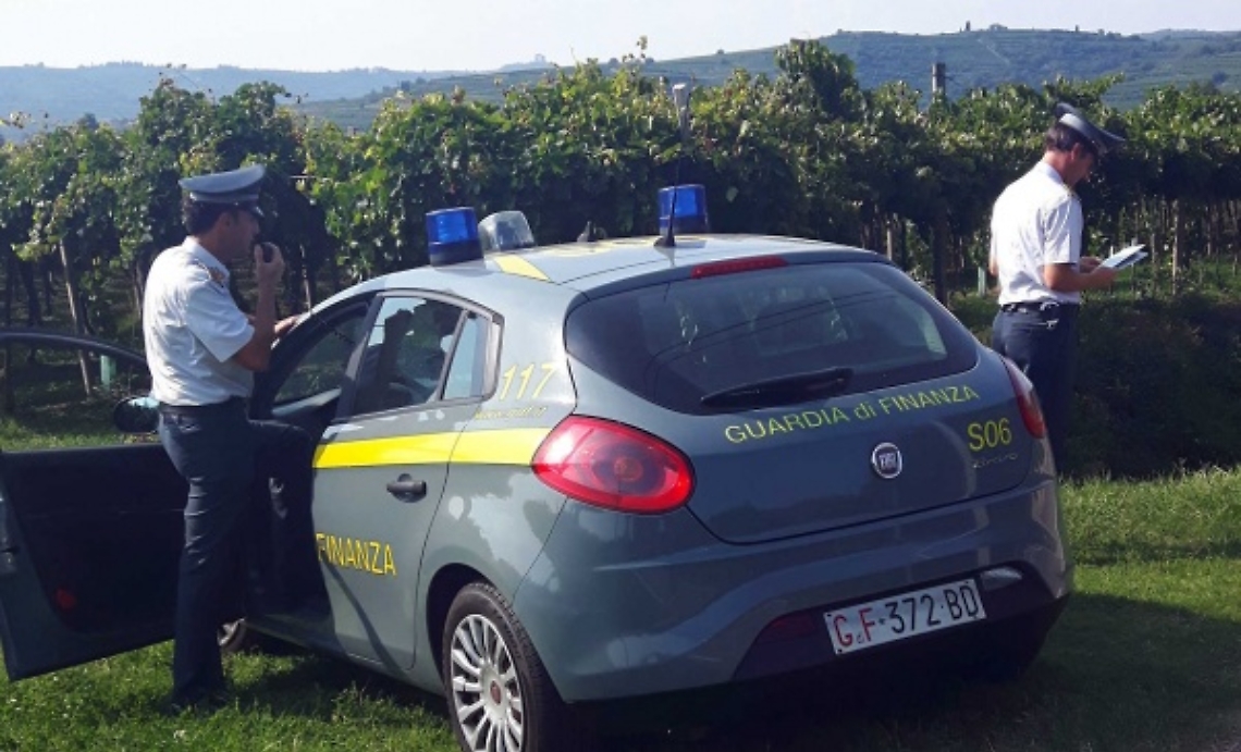 Dormitorio abusivo per i vendemmiatori in nero