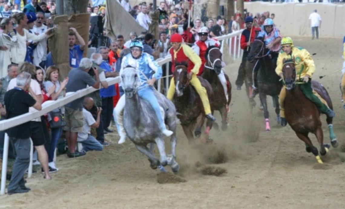 Palio: parla il fantino Dino Pes