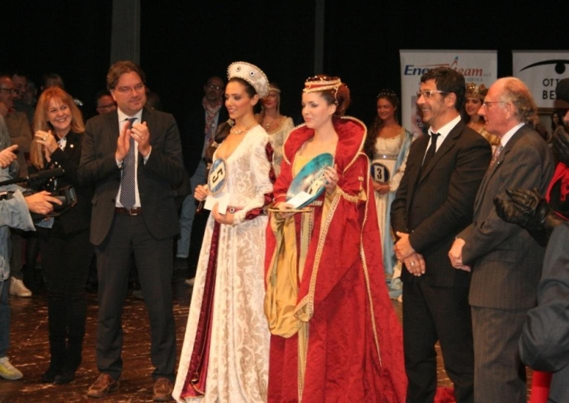 Questa sera si sceglie la Damigella del Palio