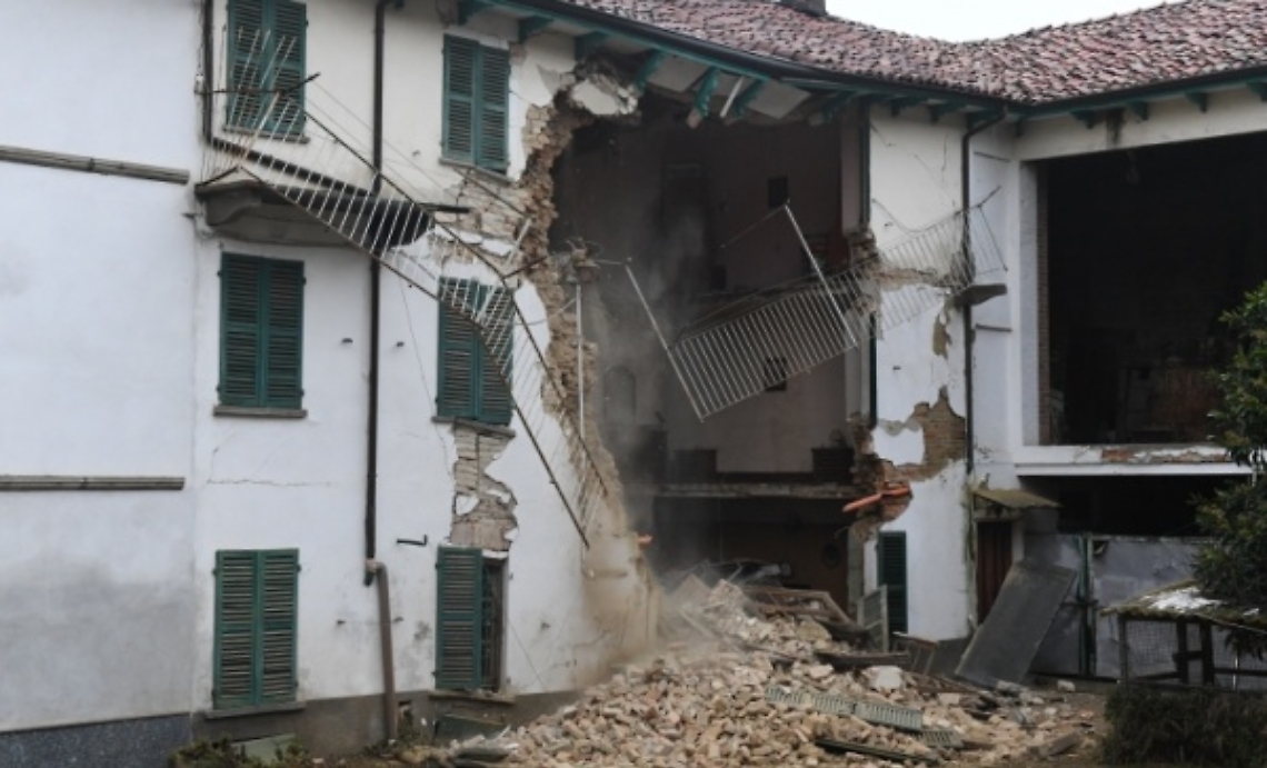 Casa di Montaldo Scarampi: le foto del crollo