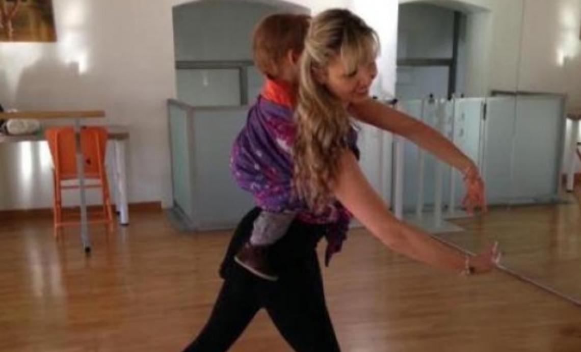 Danza in fasce, ballando "cuore su cuore" con il bimbo