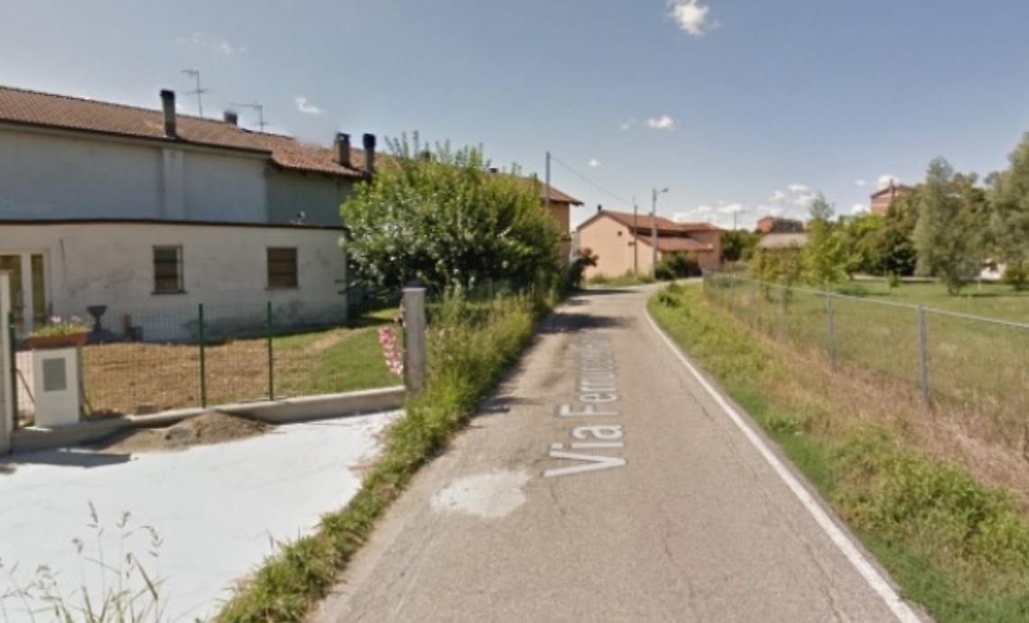 Giovane rom deruba un negozio di pasta fresca