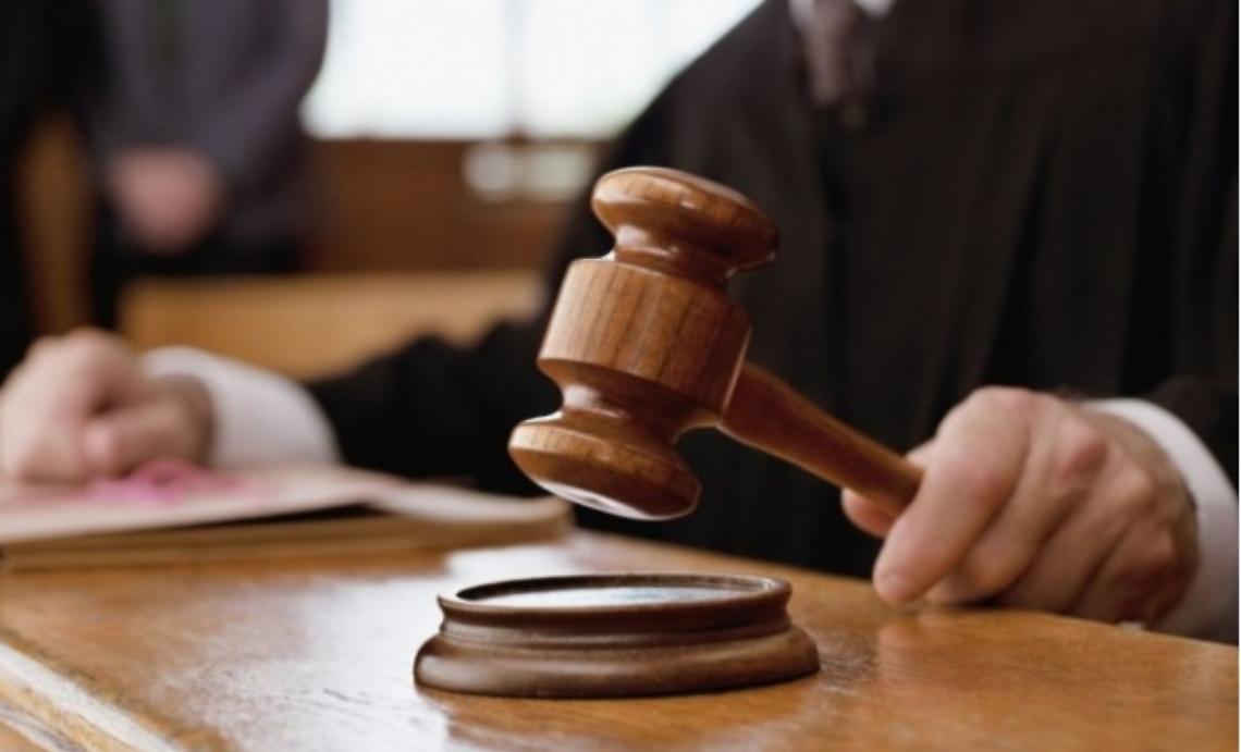 Pistola e bicarbonato: assolto verduriere di Asti