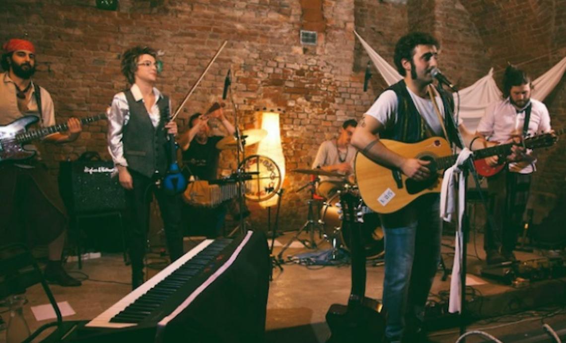 Ad Asti aumentano i cortili animati estivi