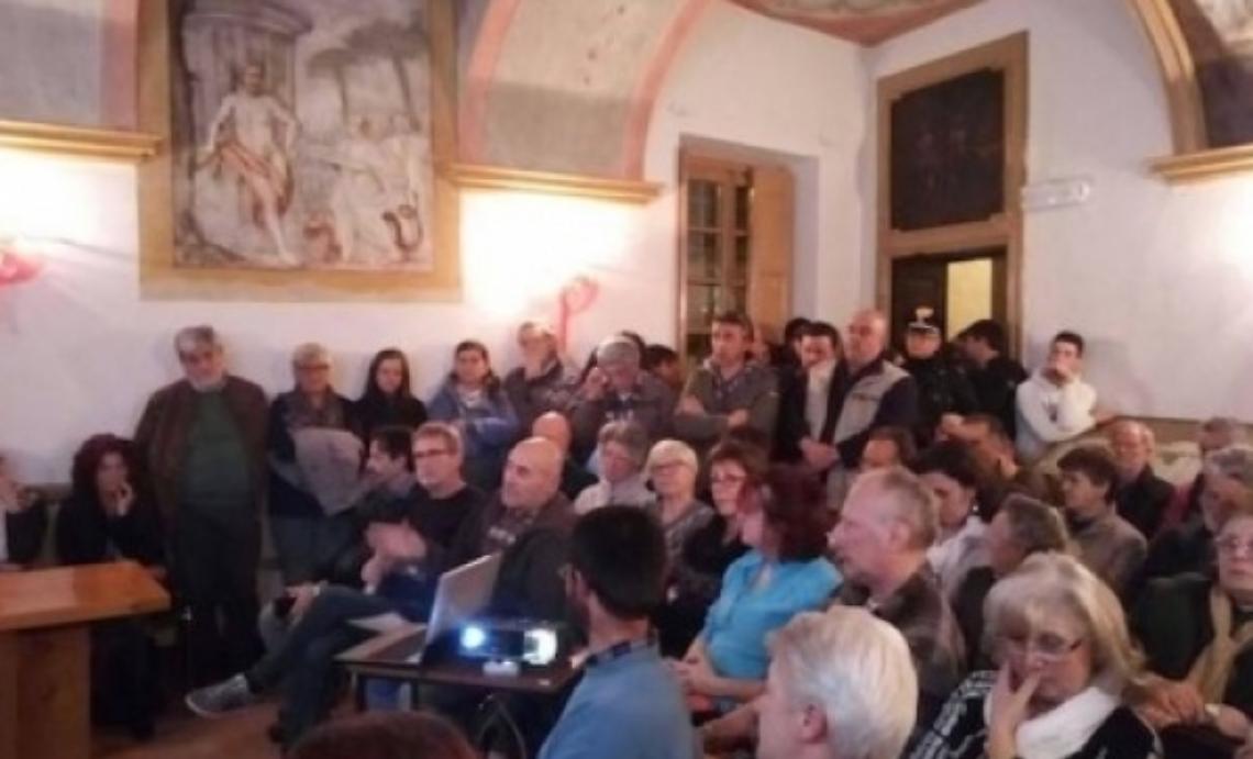 Piscina di Aramengo: incontro del no e Consiglio