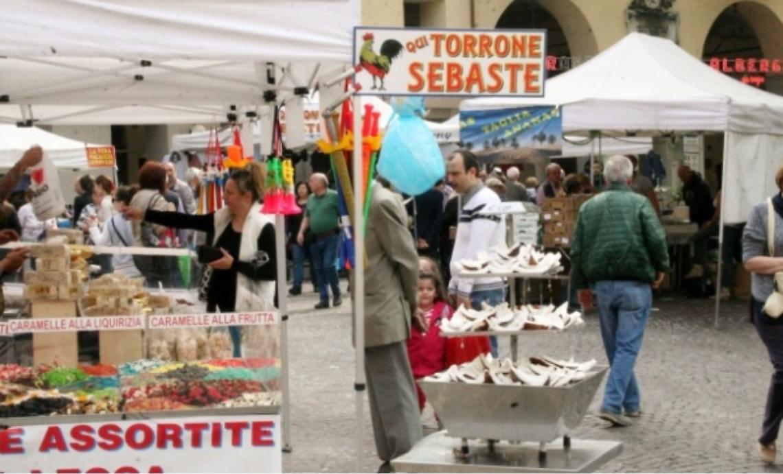 Asti: giorno di shopping con la Carolingia