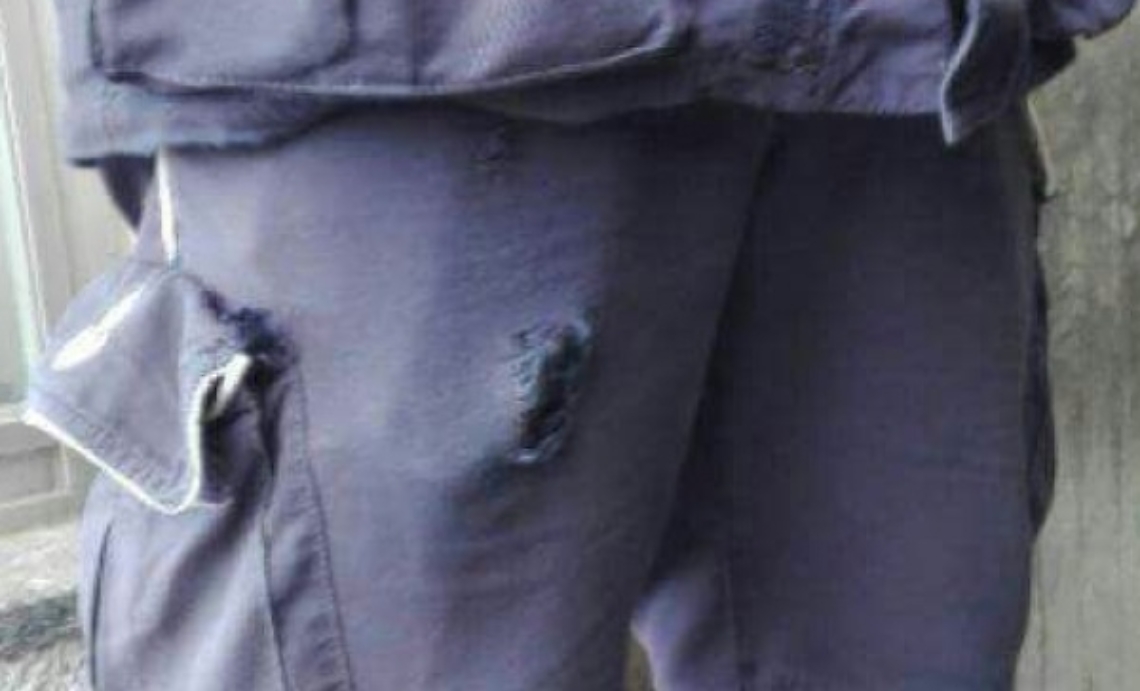 Scarpe e divise bucate per gli agenti carcerari