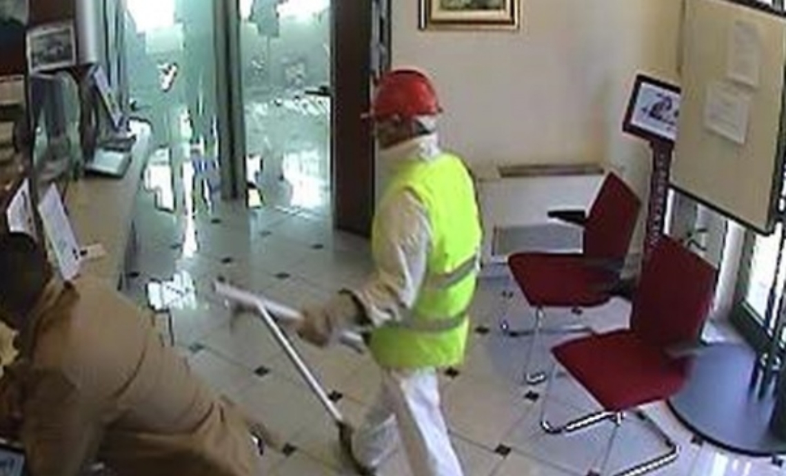 Arrestato dai carabinieri per una rapina in banca