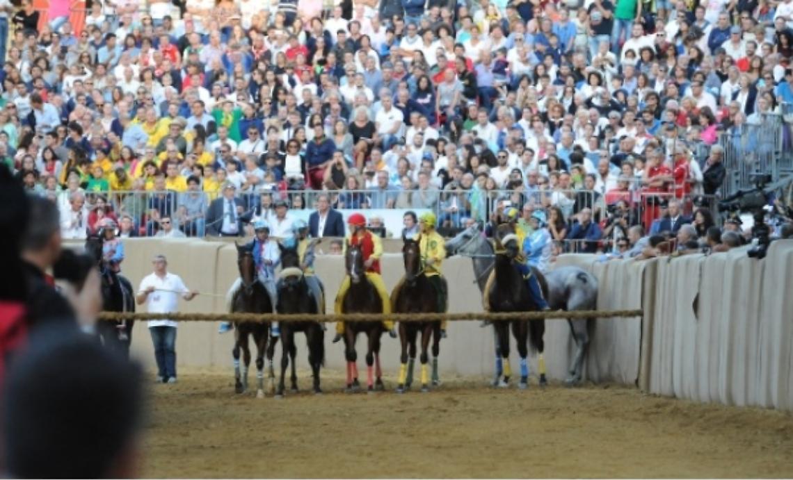 Giancarlo Matteucci mossiere del Palio