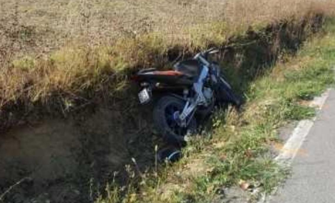 Esce di strada con la moto e muore ragazzo di 16 anni