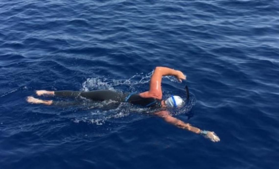 Lingegnere di Piea ha nuotato per 30 ore