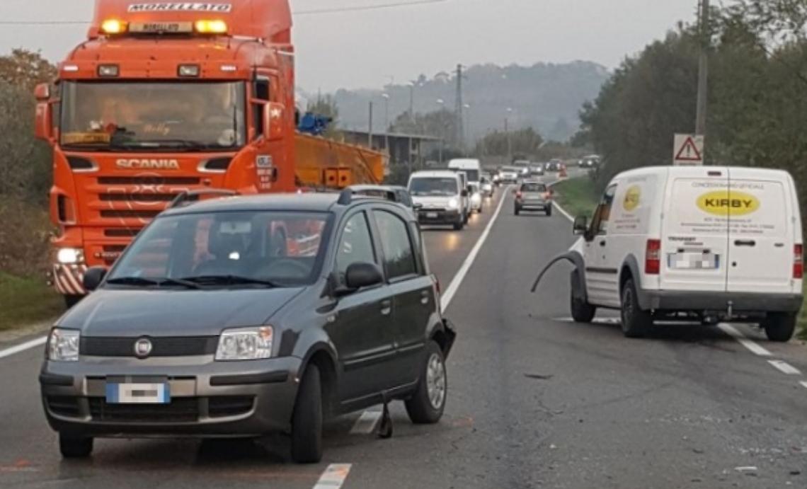 80enne ferito in un tamponamento d'auto