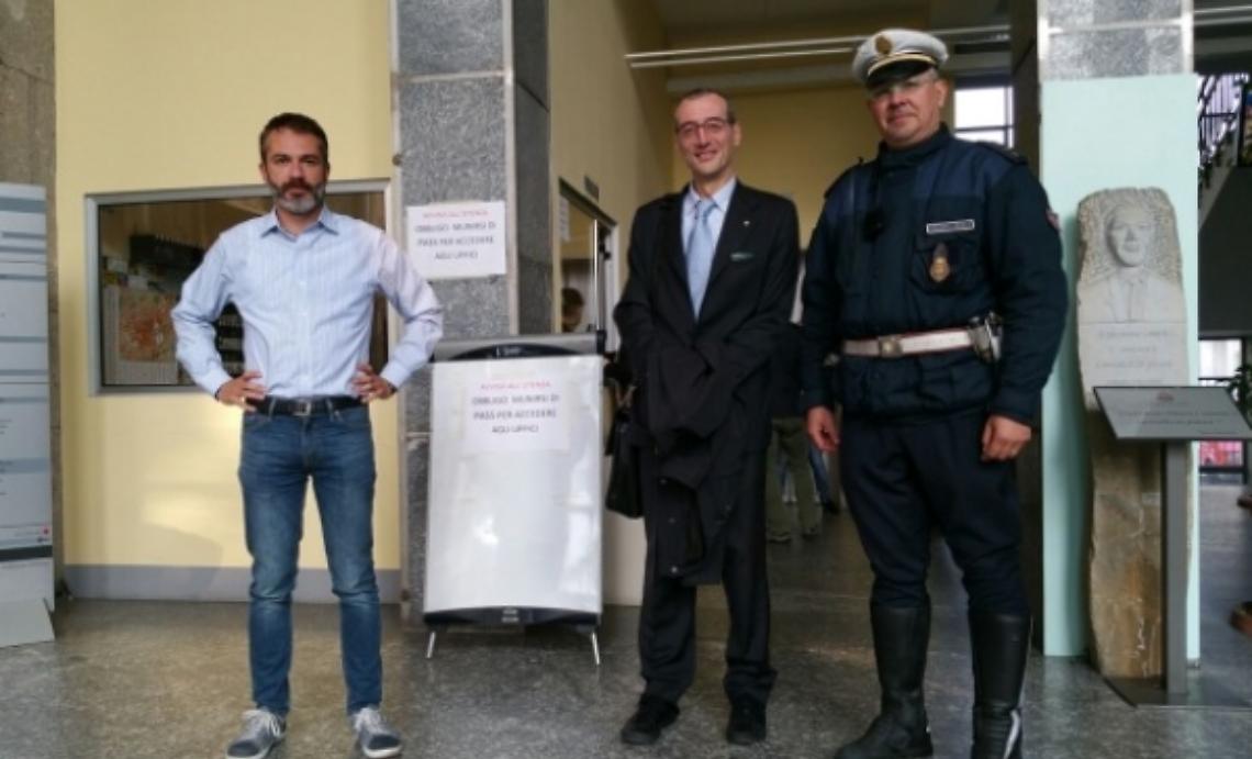 Registrazione e pass per entrare negli uffici