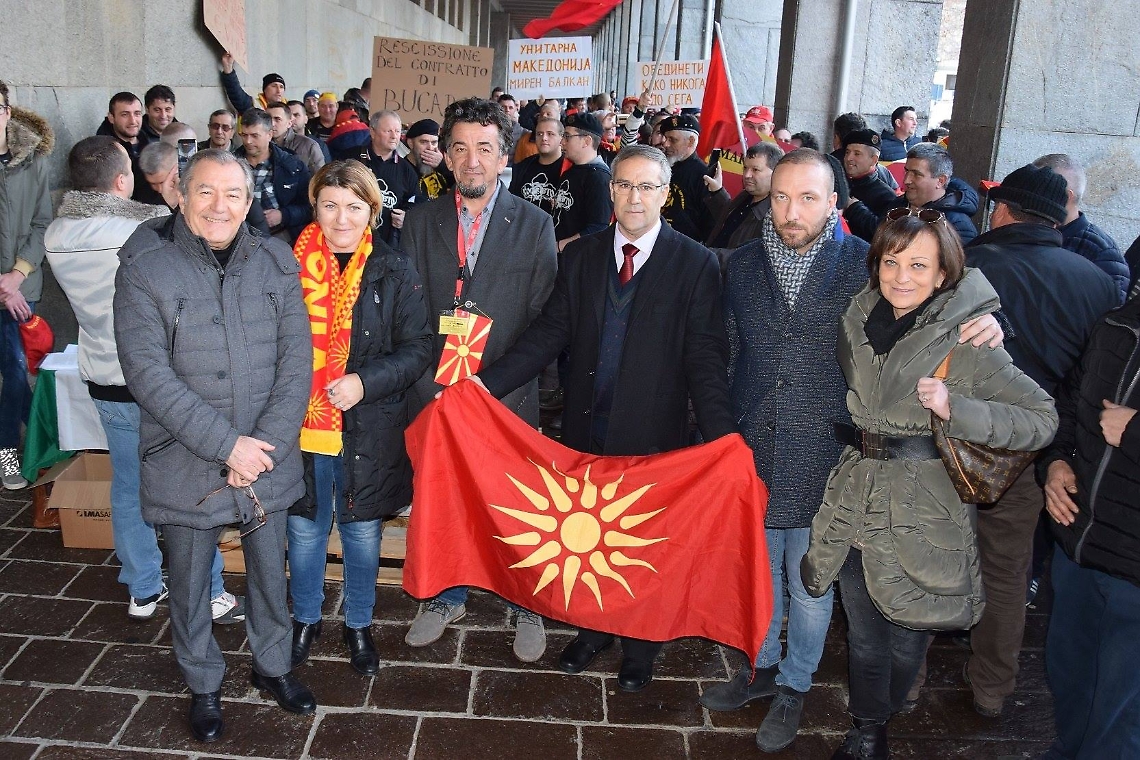 ilona protesta macedone