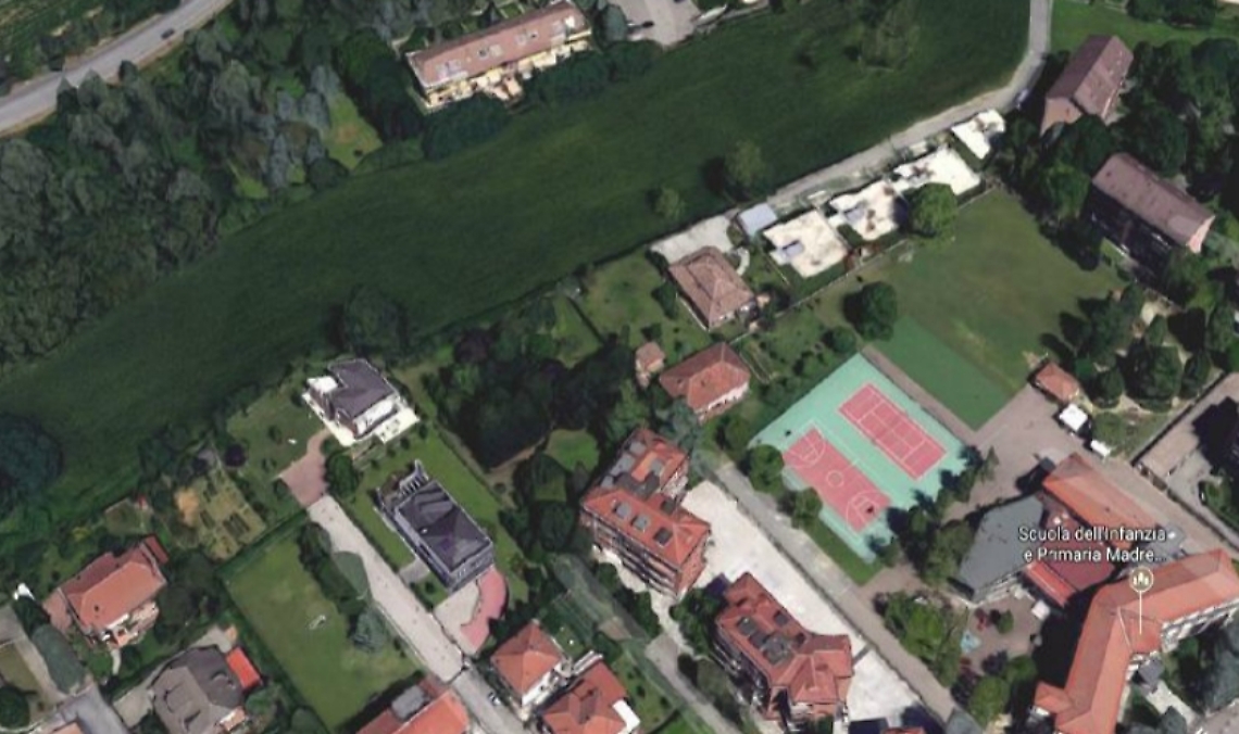 l'area verde sulla quale sorger&agrave; il polo per l'infanzia