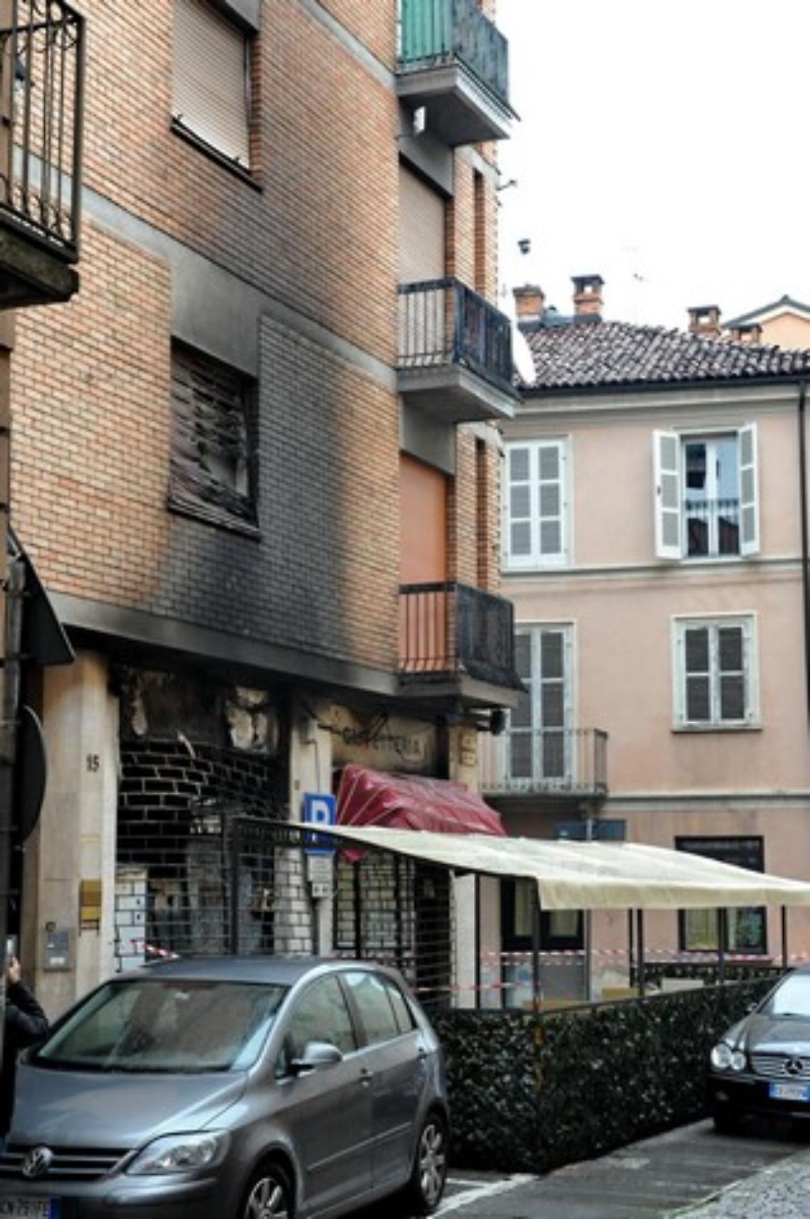 L-esplosione-al-bar-Champagne-di-Asti-582052c49f99f1