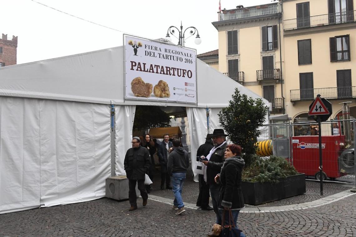 La-Fiera-del-Tartufo-di-Asti-58330a88a00cf1