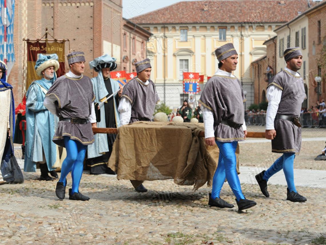 castellalfero-2014-56ec63a21e37613