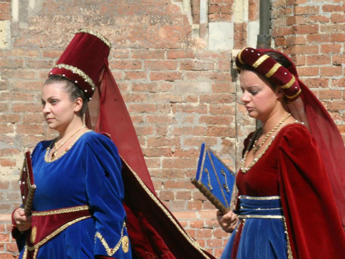 la-sfilata-di-santa-caterina-al-palio-di-asti-2012-56ec2f5a69c8c13