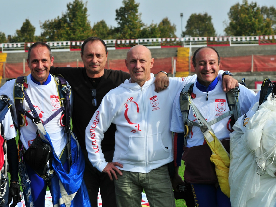 roberto-gamba-con-i-paracadutisti-56ec32b0df9316