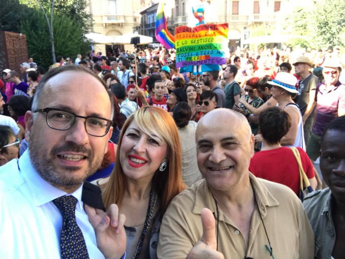 Il sindaco Rasero al gay pride di Alba