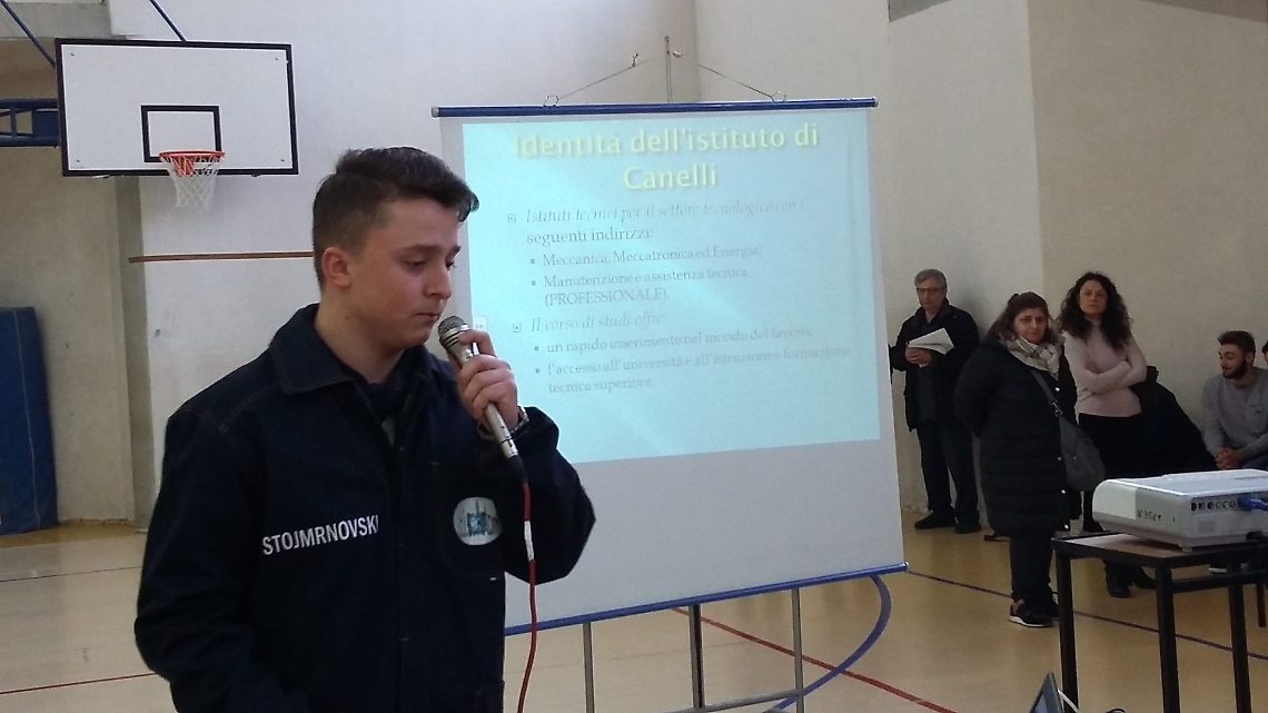 Stojmenosky presenta la ricerca Artom