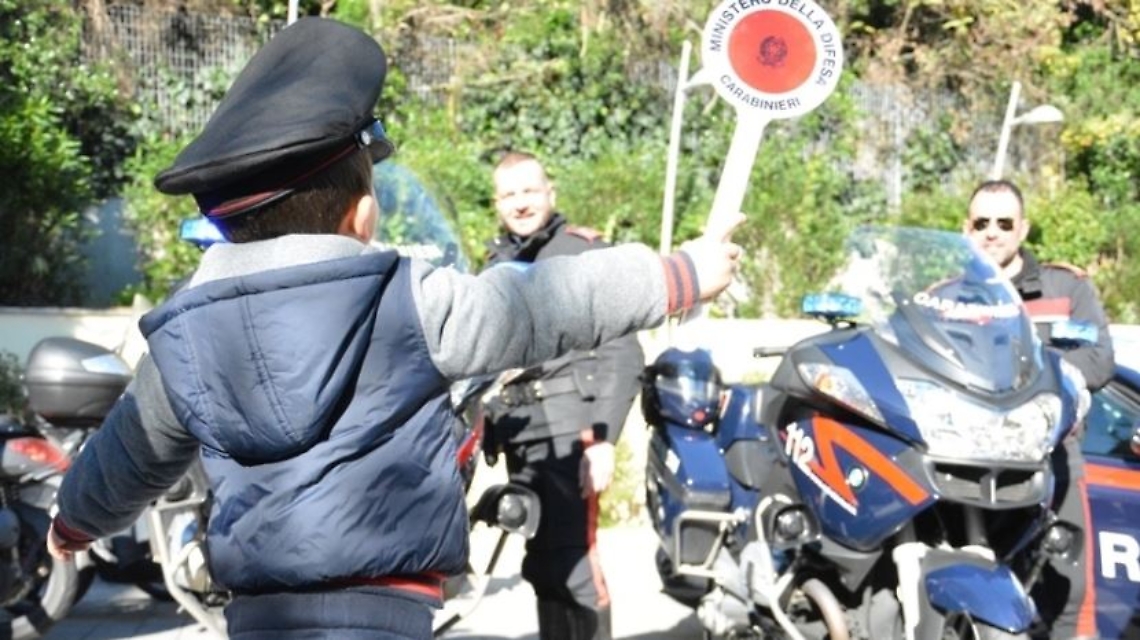 carabinieri bambino
