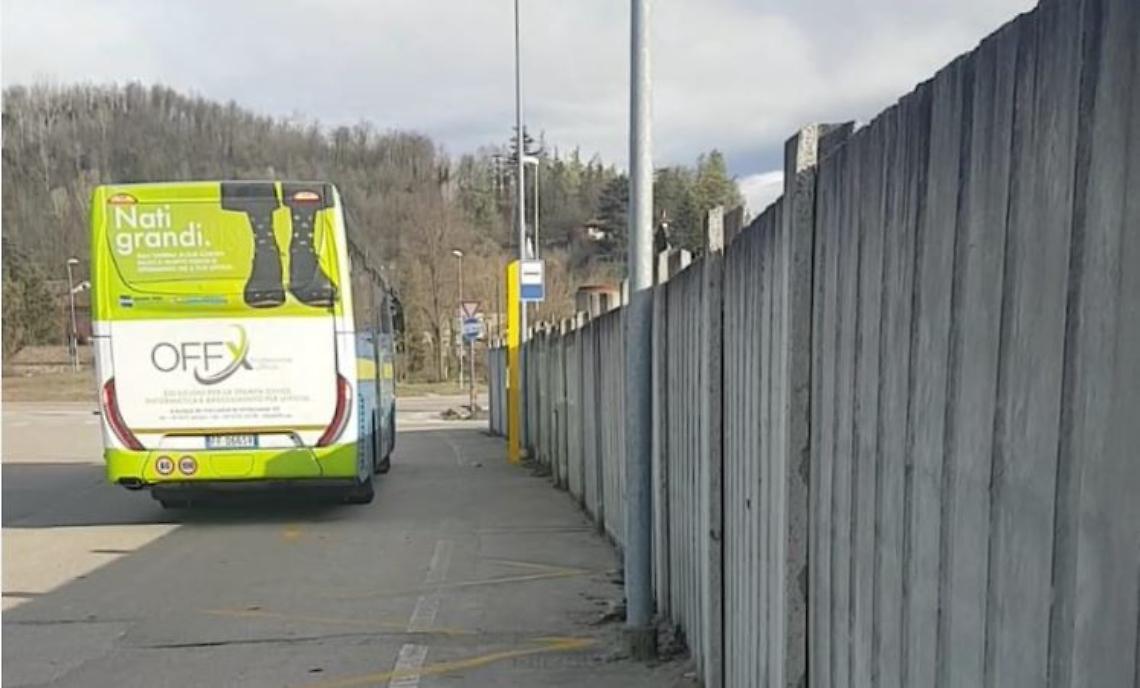 fermata bus nuova isola d'asti