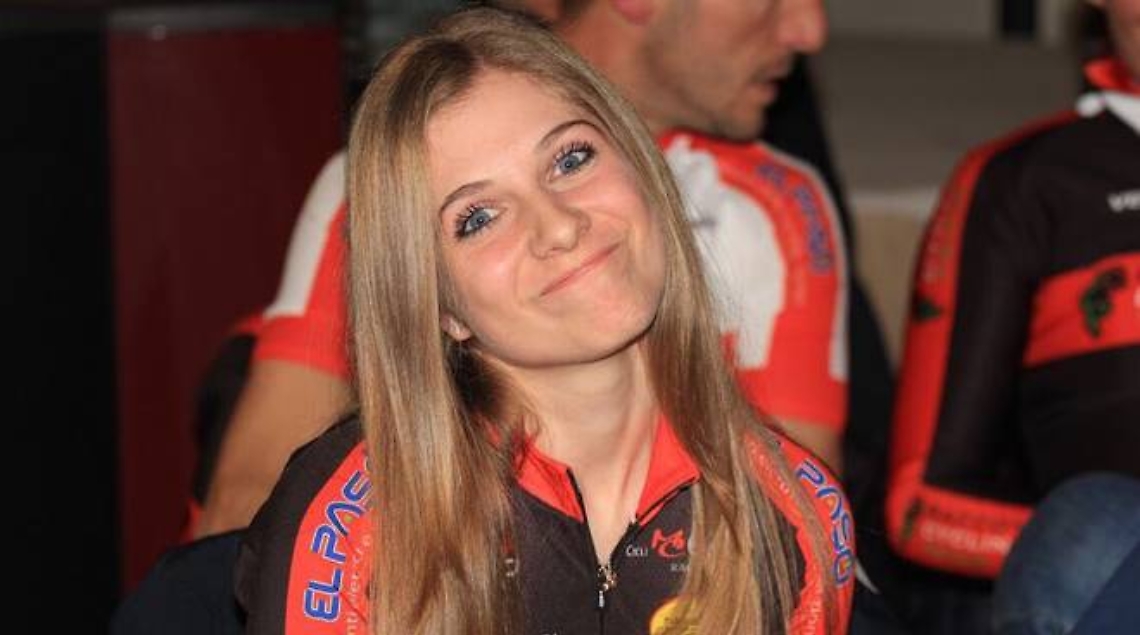 D9DA8340-CD0C-4F33-B764-4EDB57DB19A7