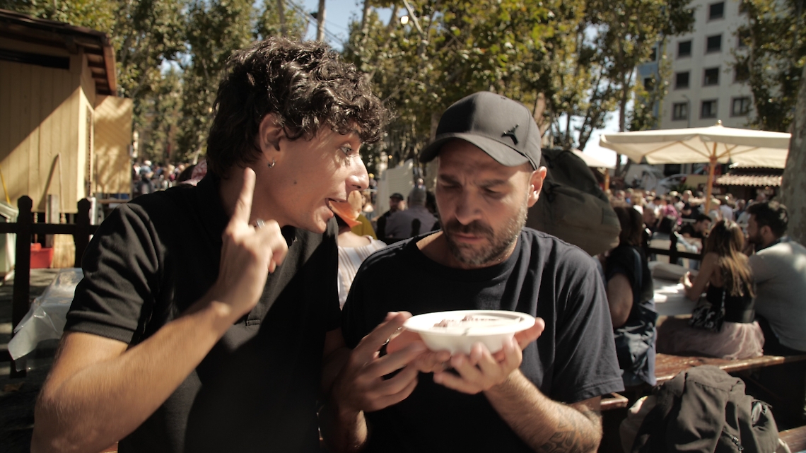 Sequenza 02.00_53_05_02.Immagine001