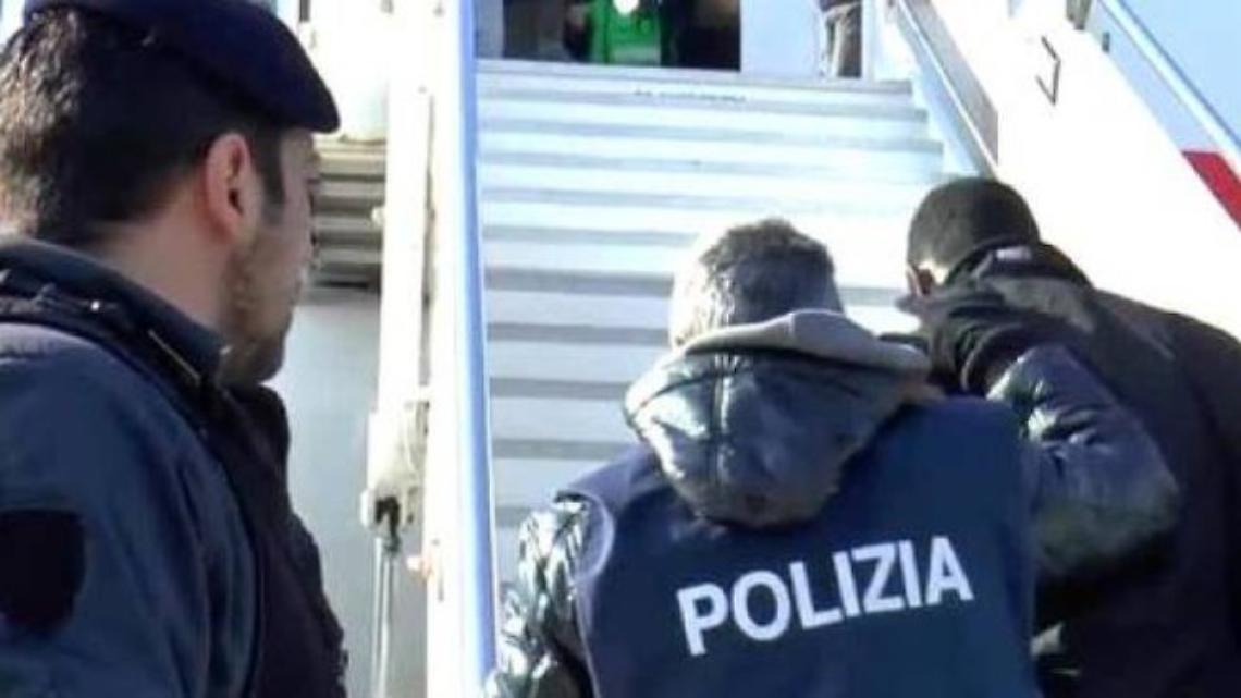 polizia espulsione