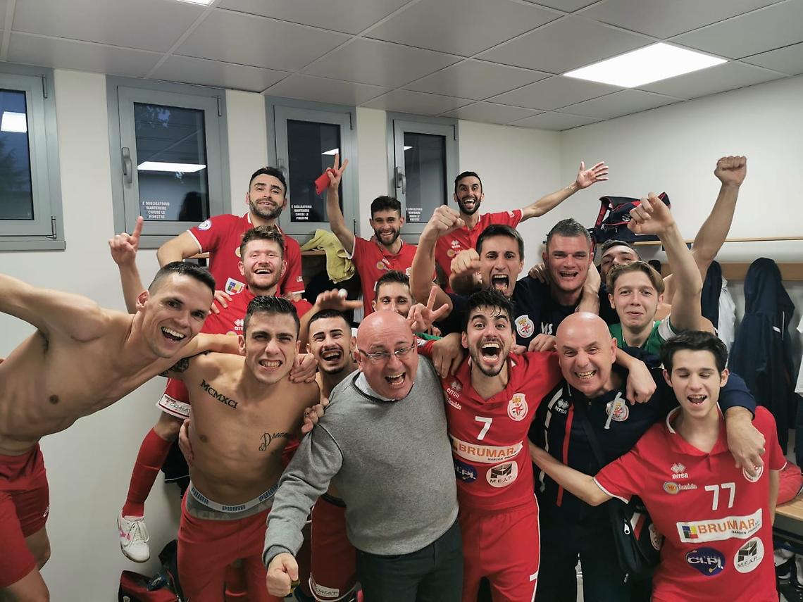 3DB824E2-61F5-43F8-8285-DCC11B8B890F