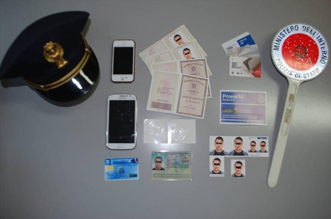documenti falsi polizia