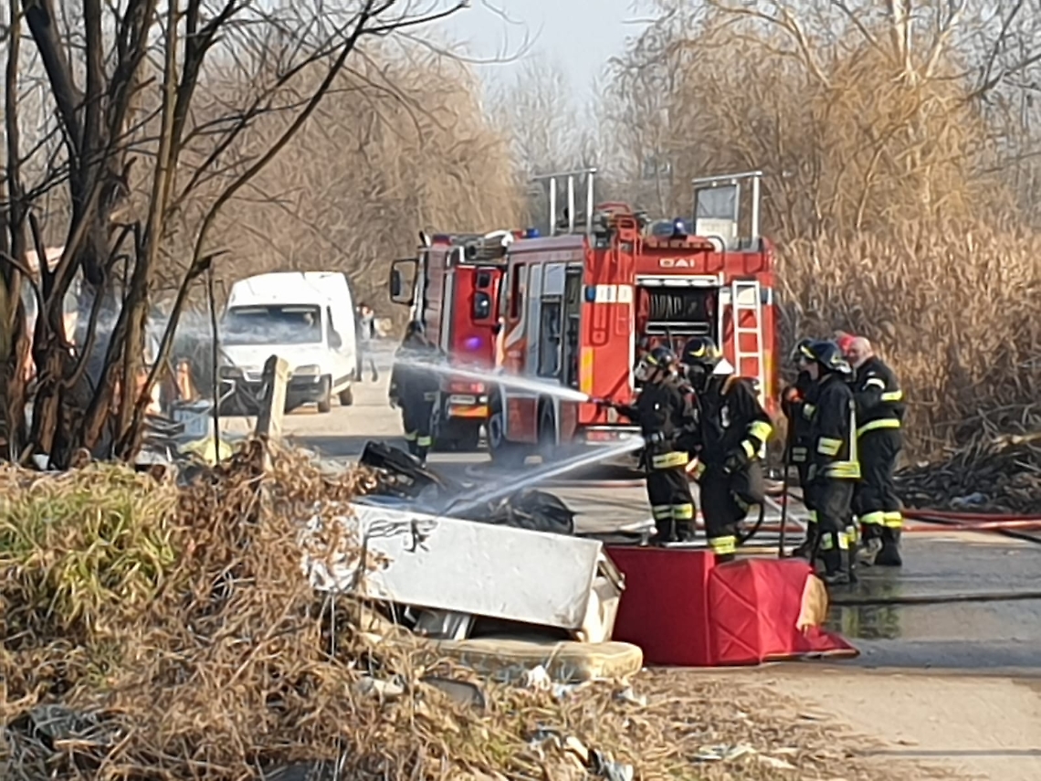 C06BA854-2AD4-4C89-9683-ADA79F7CE0B7