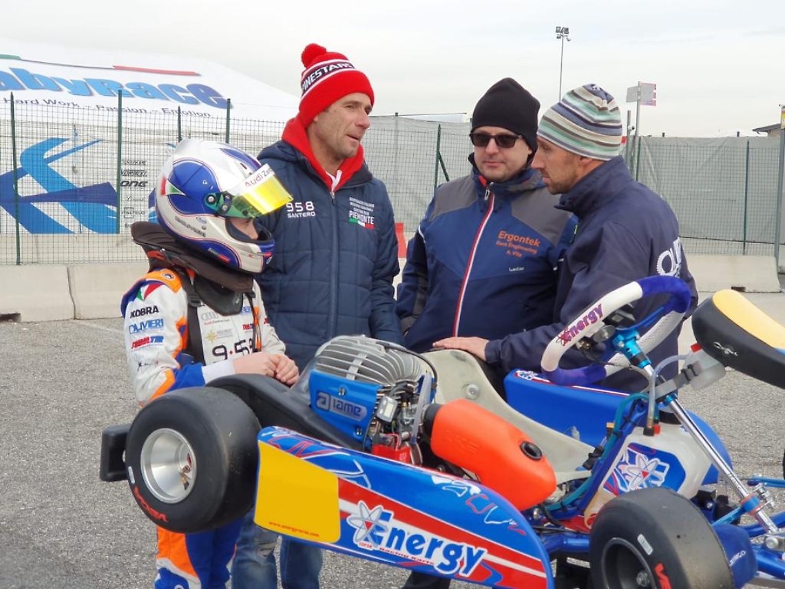 Da sn, Manu Olivieri, pap&agrave; Fabrizio e il team con Wiser