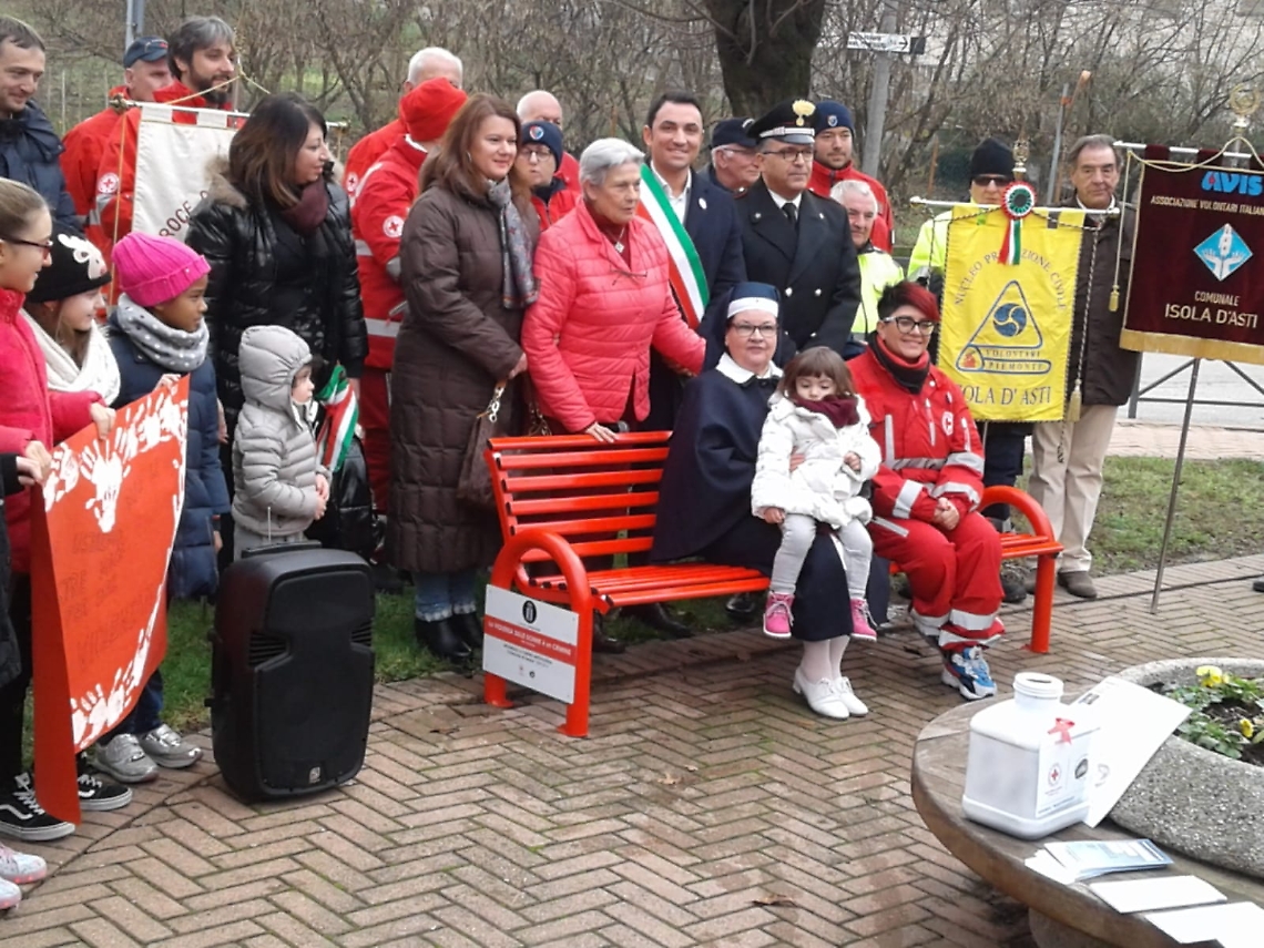 panchina rossa isola