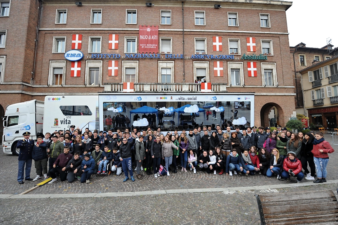truck polizia asti 2015