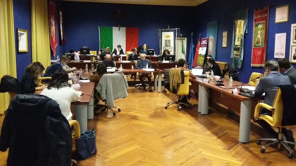 Consiglieri a distanza di sicurezza