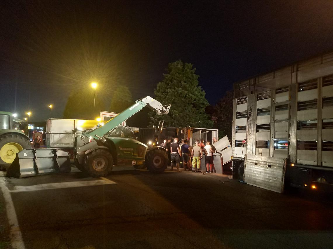 C22A98DD-E5B4-45A2-B303-CF3C09B4CB54