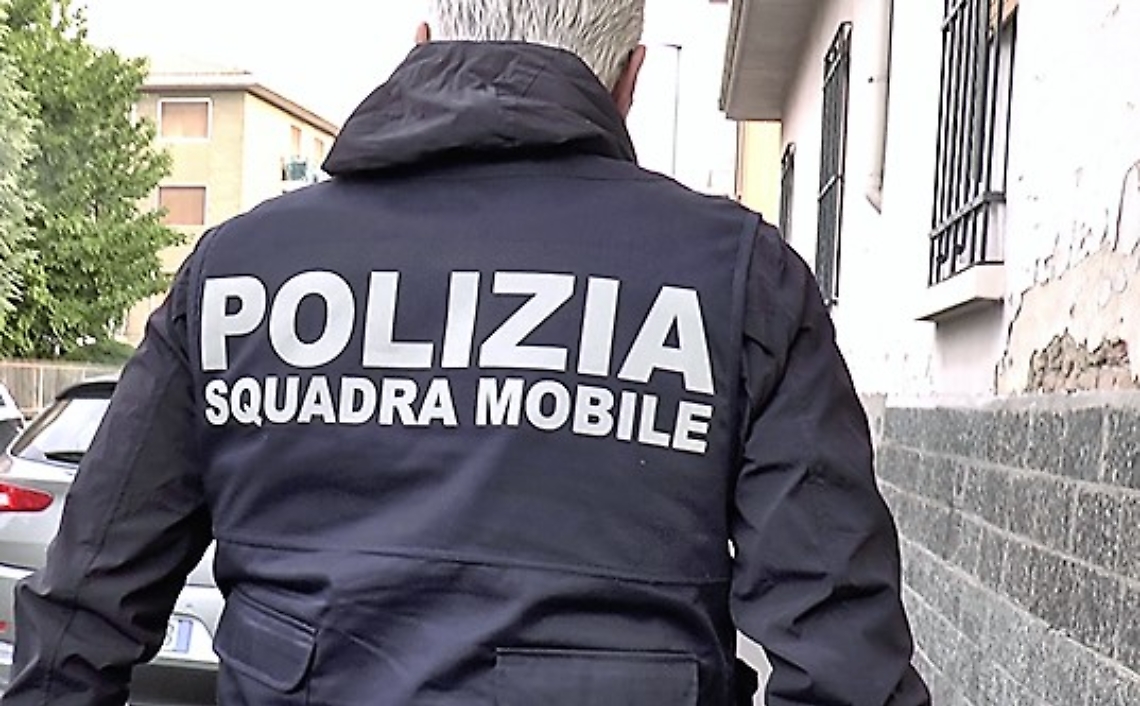 polizia squadra mobile
