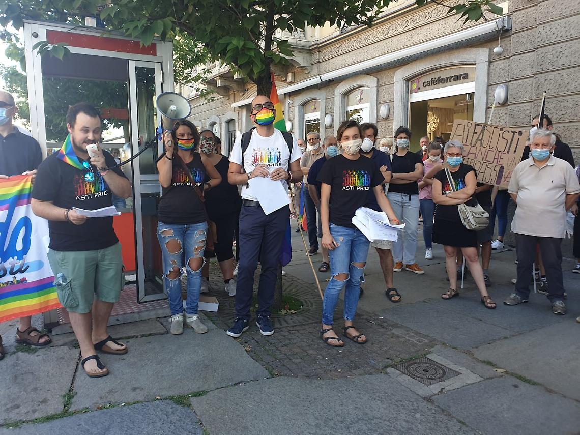 Asti Pride sit in sottopasso