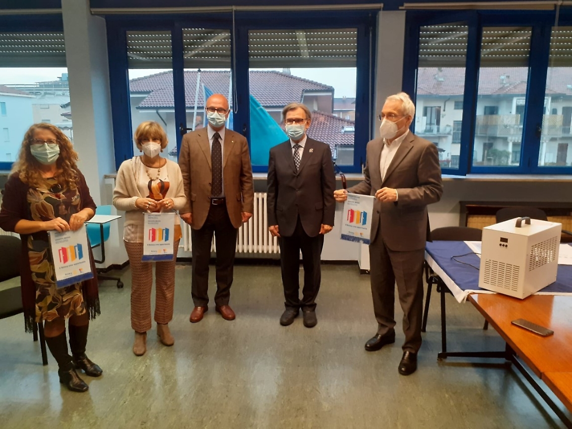 Rotary club donazione apparecchi sanificatori