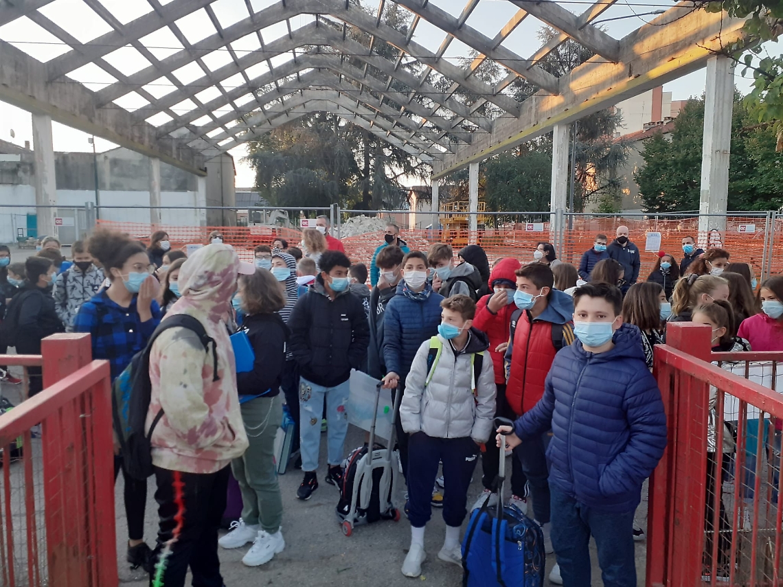 studenti scuola jona