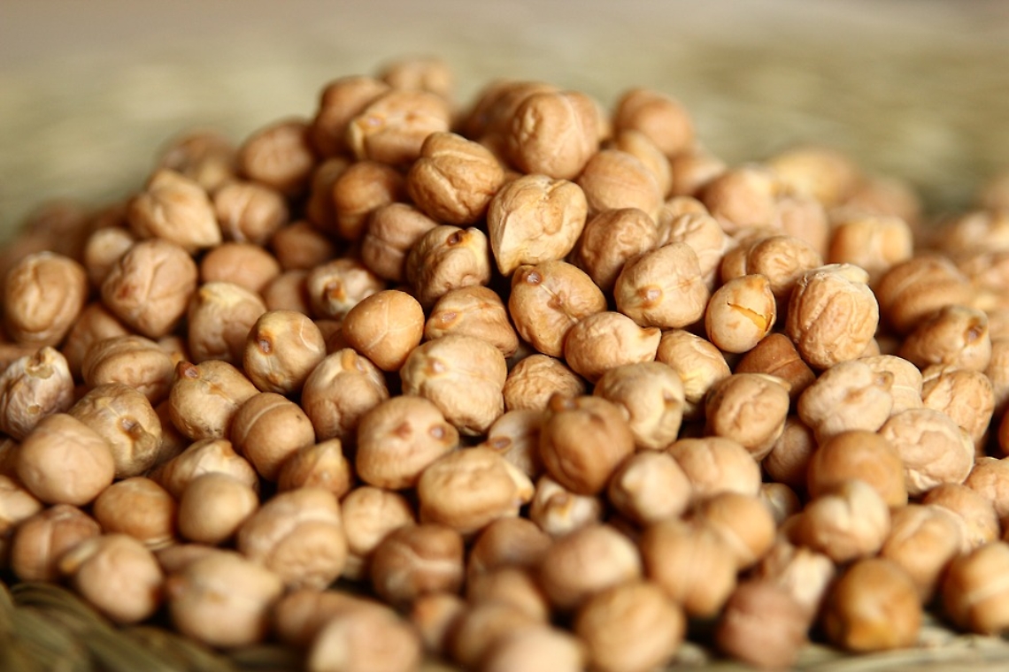 chickpeas-3663027_960_720