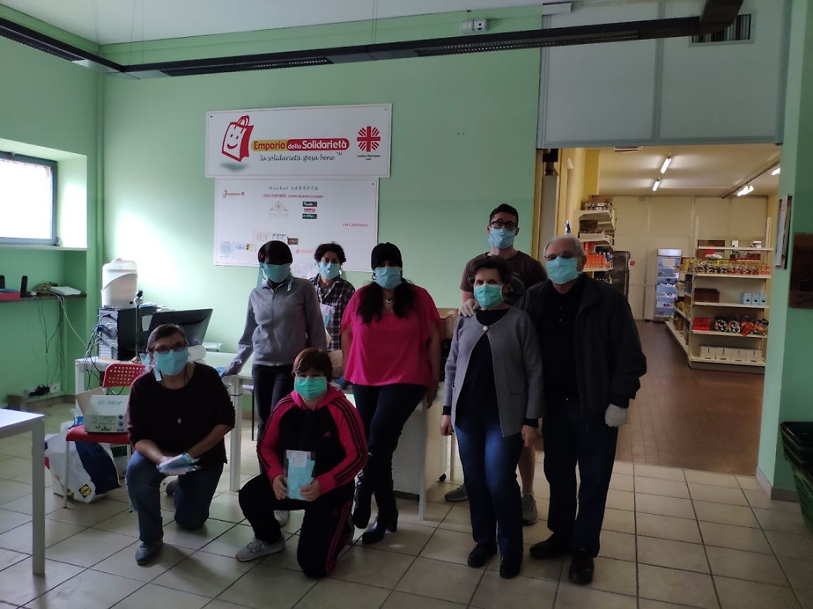 Caritas volontari emporio solidariet&agrave;