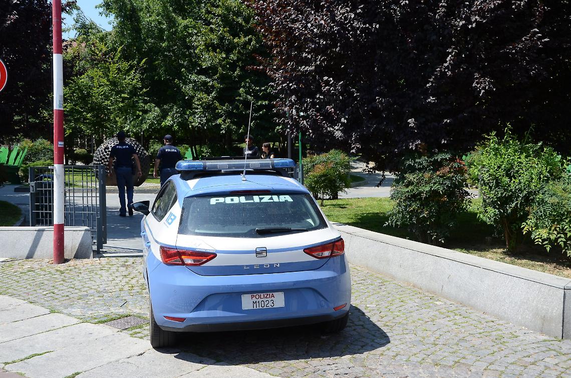 polizia pattuglia giardini alganon